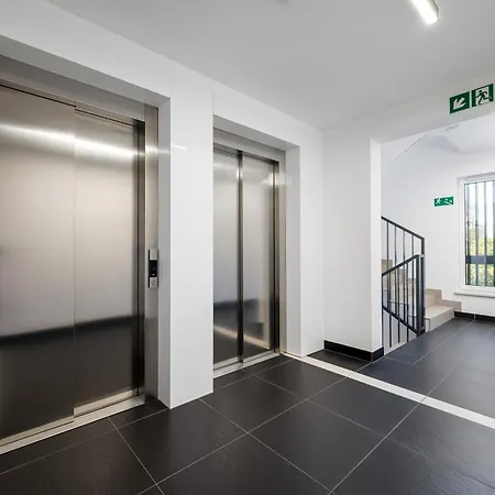 Apartamento Wola Grzybowska Lavish By Bookinghost