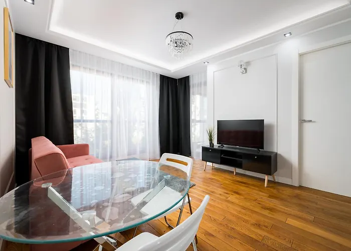 Wola Grzybowska Lavish By Bookinghost